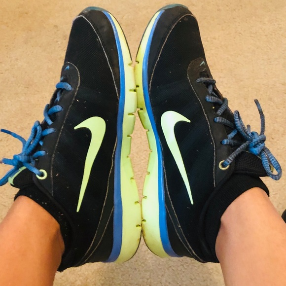 Nike Women’s Shoes. Used but good condition. - Picture 2 of 2